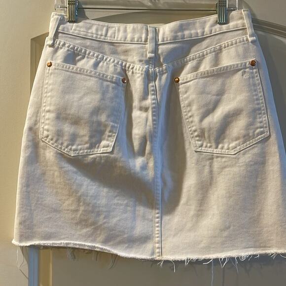Skirt Rag & Bone white  denim size 30 mini 18” length new Zip front with button - Picture 3 of 4